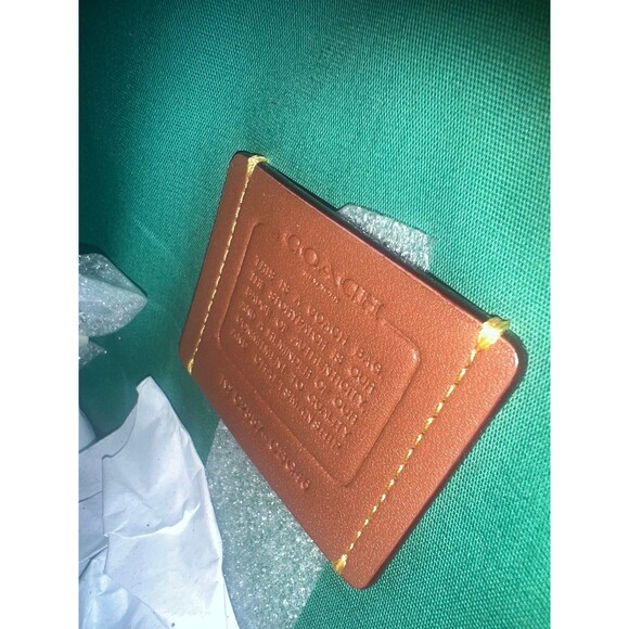 Coach Cargo 26 tote bag in HTF green canvas with an embroidered logo. NWT. - Picture 7 of 12